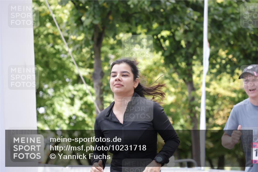 06.09.2026 - CURREX Alsterlauf Yannick Fuchs http://msf.ph/oto/10231718 06.09.2026 11:59:15 Ziel 1037, 1254, 1304, 1330 meine-sportfotos.de