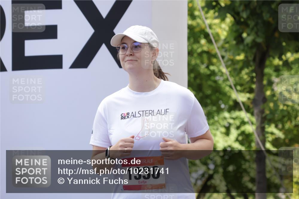 06.09.2026 - CURREX Alsterlauf Yannick Fuchs http://msf.ph/oto/10231741 06.09.2026 11:59:20 Ziel 1037, 1038, 1254, 1291, 1304, 1330 meine-sportfotos.de