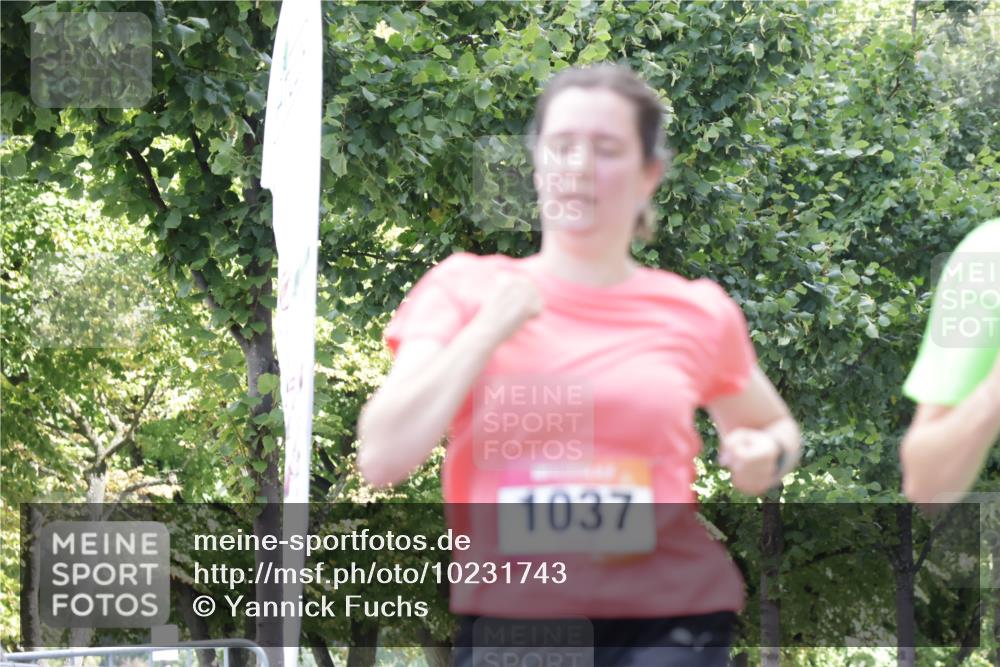 06.09.2026 - CURREX Alsterlauf Yannick Fuchs http://msf.ph/oto/10231743 06.09.2026 11:59:21 Ziel 1037, 1038, 1068, 1069, 1291, 1304, 1330 meine-sportfotos.de