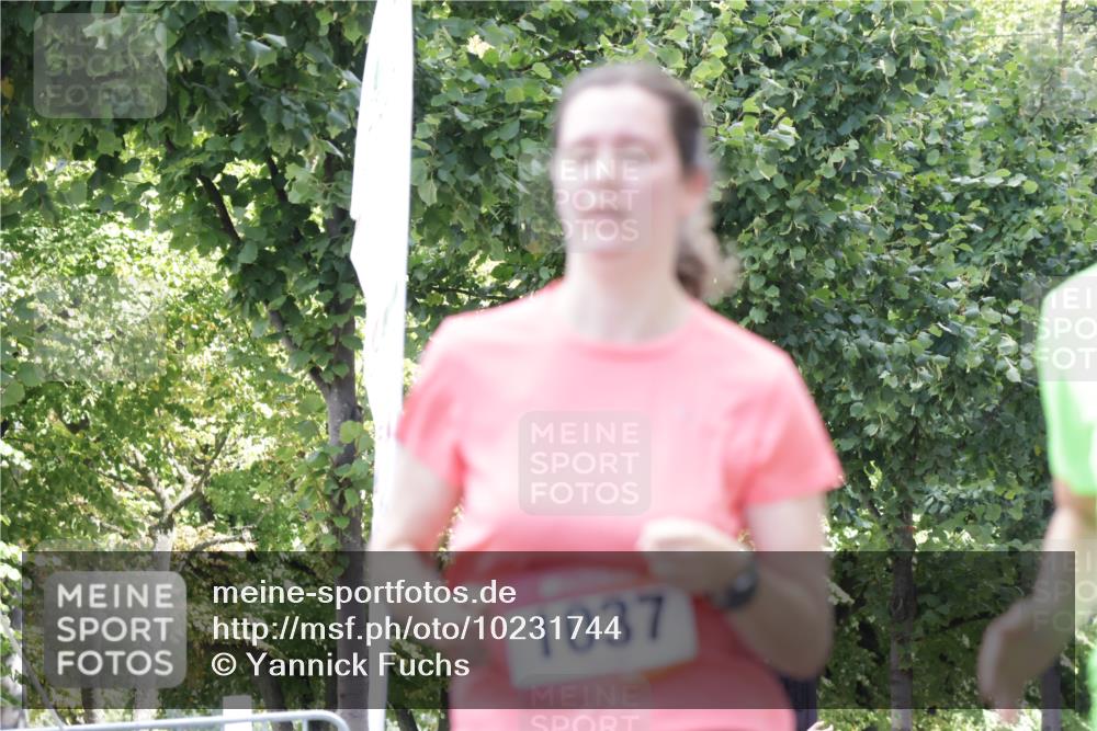 06.09.2026 - CURREX Alsterlauf Yannick Fuchs http://msf.ph/oto/10231744 06.09.2026 11:59:21 Ziel 1037, 1038, 1068, 1069, 1291, 1304, 1330 meine-sportfotos.de