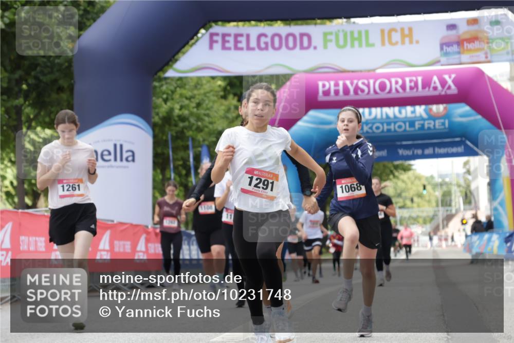 06.09.2026 - CURREX Alsterlauf Yannick Fuchs http://msf.ph/oto/10231748 06.09.2026 11:59:24 Ziel 1037, 1038, 1068, 1069, 1173, 1261, 1291, 1330 meine-sportfotos.de