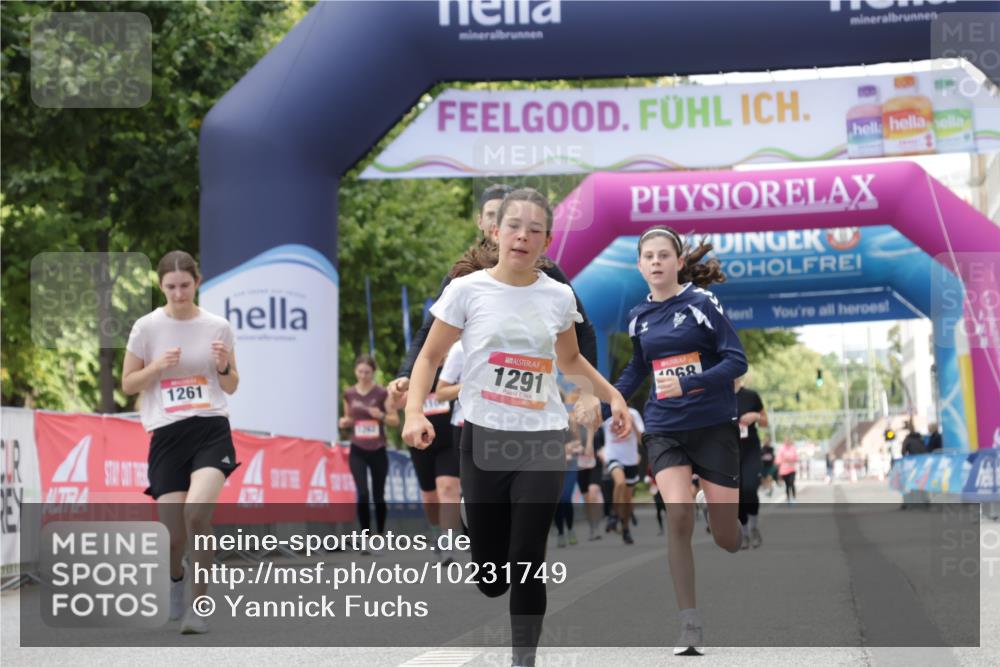 06.09.2026 - CURREX Alsterlauf Yannick Fuchs http://msf.ph/oto/10231749 06.09.2026 11:59:24 Ziel 1037, 1038, 1068, 1069, 1173, 1261, 1291, 1330 meine-sportfotos.de
