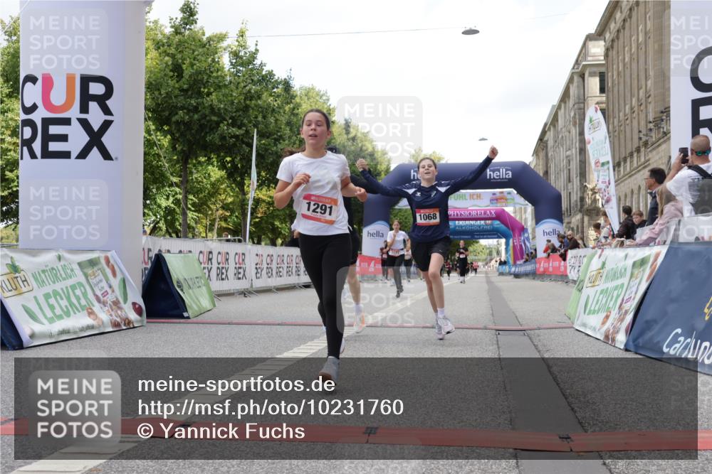 06.09.2026 - CURREX Alsterlauf Yannick Fuchs http://msf.ph/oto/10231760 06.09.2026 11:59:26 Ziel 1037, 1038, 1068, 1069, 1173, 1261, 1291, 1330 meine-sportfotos.de