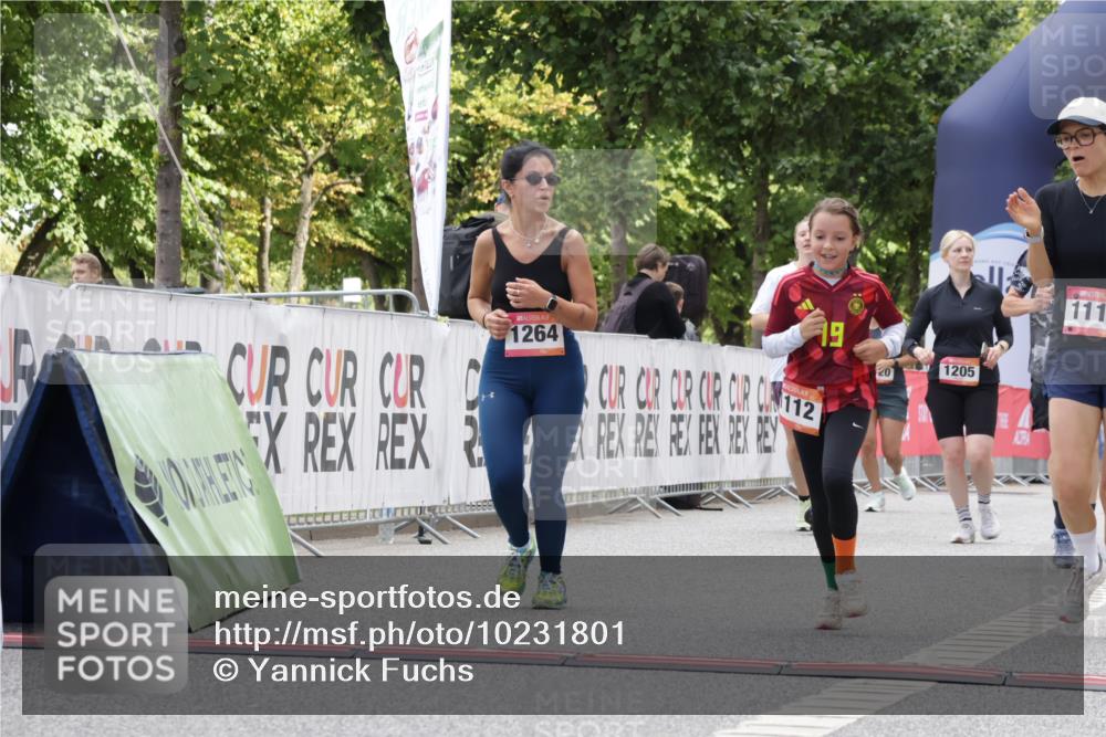 06.09.2026 - CURREX Alsterlauf Yannick Fuchs http://msf.ph/oto/10231801 06.09.2026 11:59:41 Ziel 1006, 1108, 1205, 1215, 1262, 1266 meine-sportfotos.de