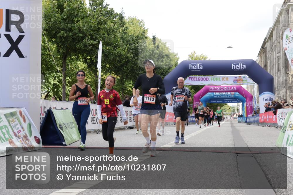 06.09.2026 - CURREX Alsterlauf Yannick Fuchs http://msf.ph/oto/10231807 06.09.2026 11:59:42 Ziel 1006, 1108, 1205, 1206, 1215, 1262, 1266 meine-sportfotos.de