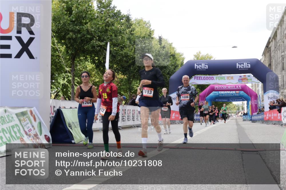 06.09.2026 - CURREX Alsterlauf Yannick Fuchs http://msf.ph/oto/10231808 06.09.2026 11:59:42 Ziel 1006, 1108, 1205, 1206, 1215, 1262, 1266 meine-sportfotos.de