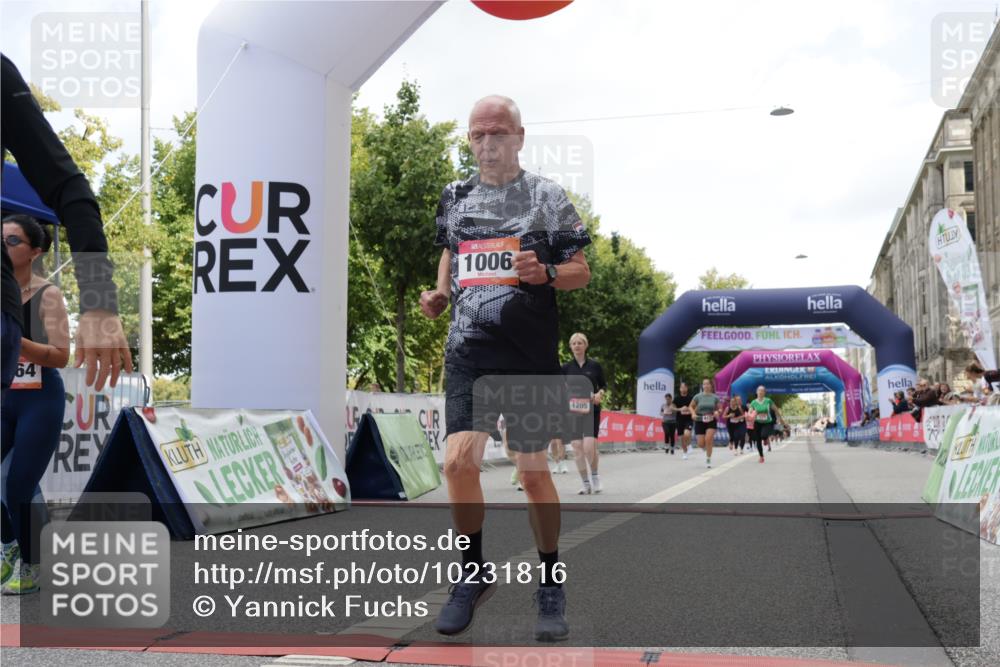 06.09.2026 - CURREX Alsterlauf Yannick Fuchs http://msf.ph/oto/10231816 06.09.2026 11:59:45 Ziel 1006, 1098, 1120, 1205, 1206, 1215, 1262, 1266, 1275, 8139 meine-sportfotos.de