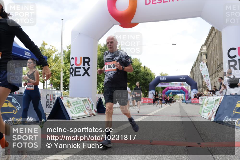 06.09.2026 - CURREX Alsterlauf Yannick Fuchs http://msf.ph/oto/10231817 06.09.2026 11:59:45 Ziel 1006, 1098, 1120, 1205, 1206, 1215, 1262, 1266, 1275, 8139 meine-sportfotos.de