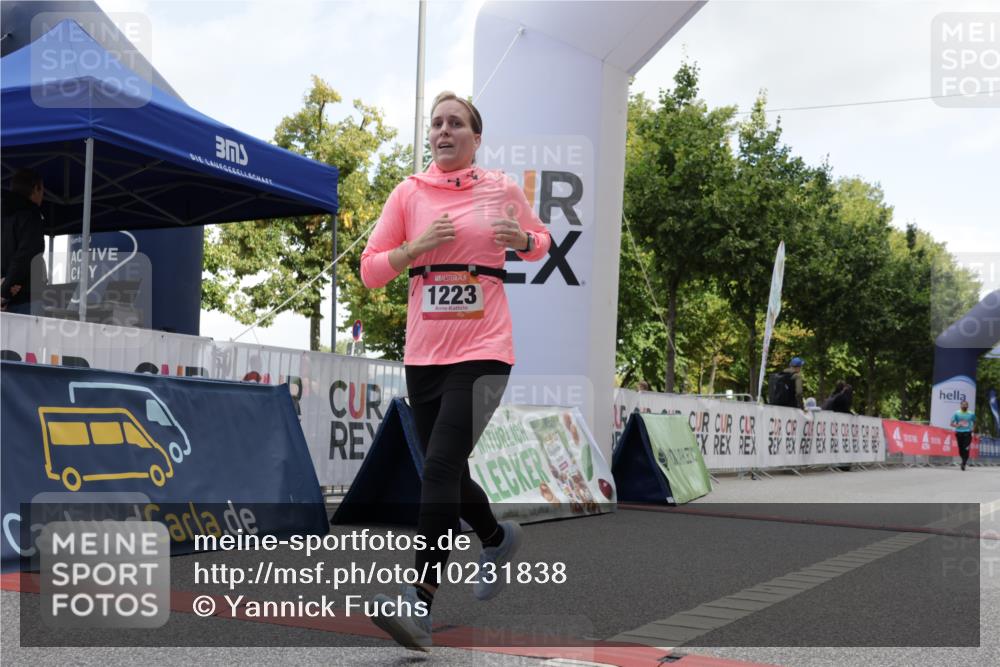 06.09.2026 - CURREX Alsterlauf Yannick Fuchs http://msf.ph/oto/10231838 06.09.2026 12:00:00 Ziel 1076, 1124, 1223, 1247, 1323, 1340 meine-sportfotos.de