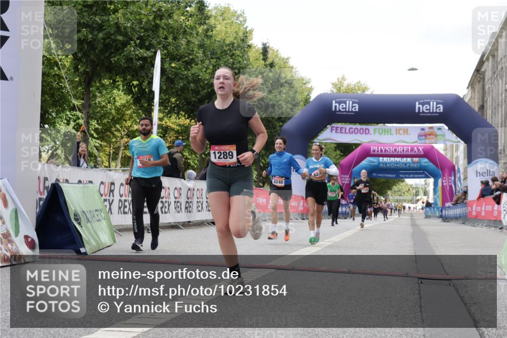 06.09.2026 - CURREX Alsterlauf Yannick Fuchs http://msf.ph/oto/10231854 06.09.2026 12:00:08 Ziel 1104, 1276, 1289, 1315, 8239, 8240 meine-sportfotos.de