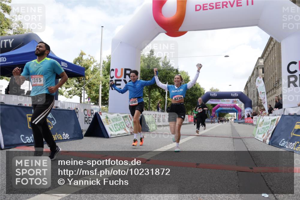 06.09.2026 - CURREX Alsterlauf Yannick Fuchs http://msf.ph/oto/10231872 06.09.2026 12:00:11 Ziel 1104, 1276, 1289, 1315, 1322, 8239, 8240 meine-sportfotos.de