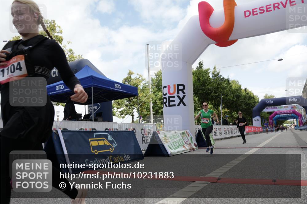 06.09.2026 - CURREX Alsterlauf Yannick Fuchs http://msf.ph/oto/10231883 06.09.2026 12:00:13 Ziel 1104, 1276, 1289, 1315, 1322, 8239, 8240 meine-sportfotos.de