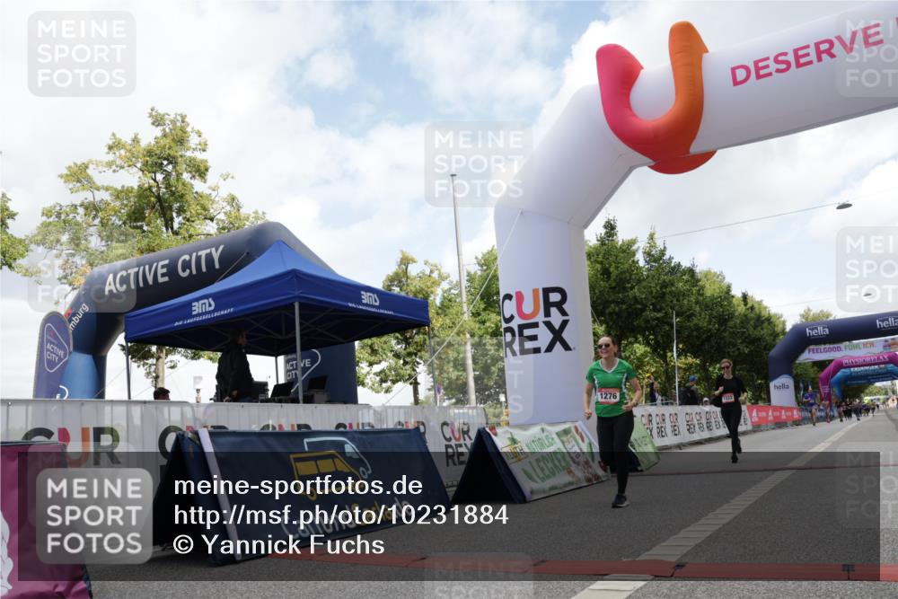 06.09.2026 - CURREX Alsterlauf Yannick Fuchs http://msf.ph/oto/10231884 06.09.2026 12:00:13 Ziel 1104, 1276, 1289, 1315, 1322, 8239, 8240 meine-sportfotos.de