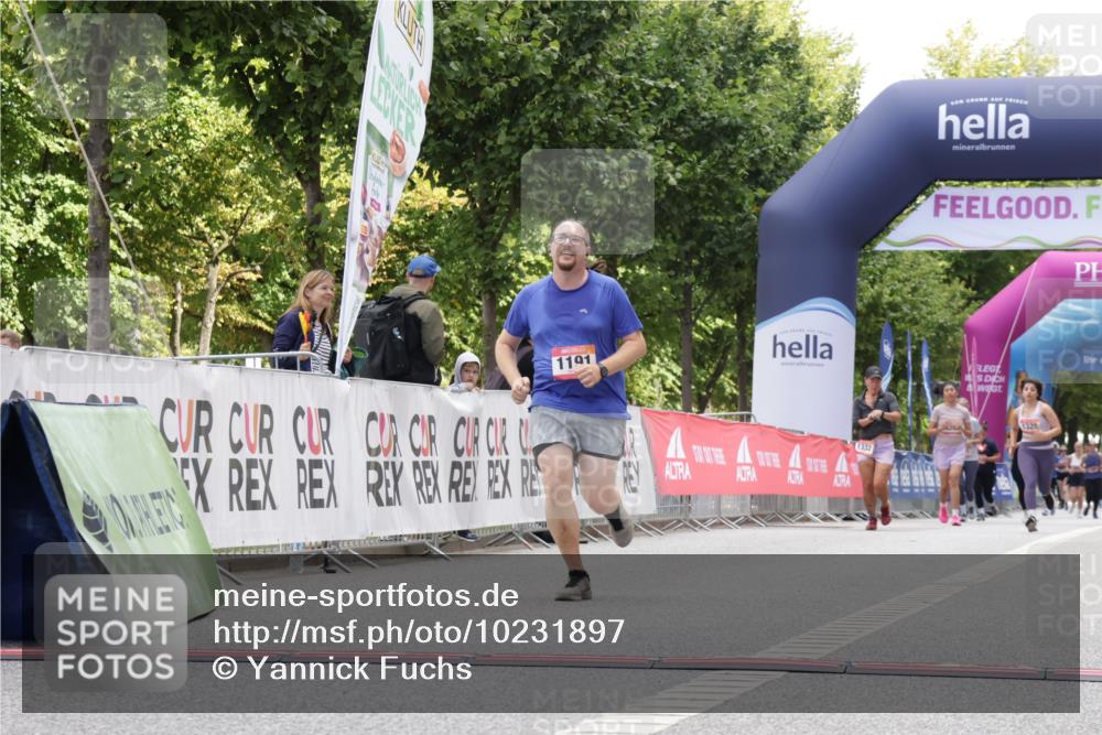 06.09.2026 - CURREX Alsterlauf Yannick Fuchs http://msf.ph/oto/10231897 06.09.2026 12:00:20 Ziel 1191, 1276, 1322 meine-sportfotos.de