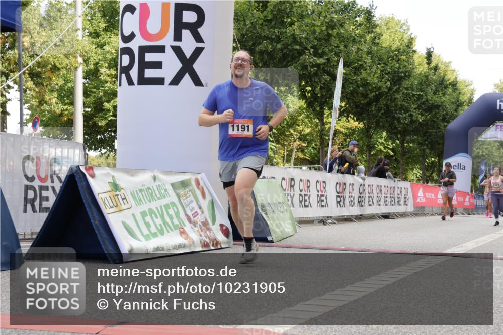 06.09.2026 - CURREX Alsterlauf Yannick Fuchs http://msf.ph/oto/10231905 06.09.2026 12:00:22 Ziel 1191, 1325 meine-sportfotos.de