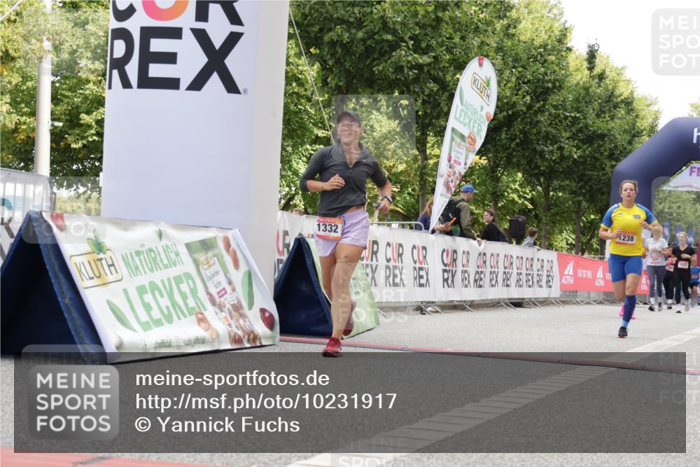 06.09.2026 - CURREX Alsterlauf Yannick Fuchs http://msf.ph/oto/10231917 06.09.2026 12:00:28 Ziel 1191, 1238, 1325, 1332 meine-sportfotos.de