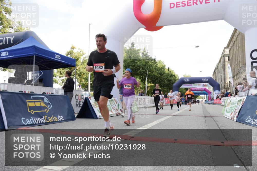 06.09.2026 - CURREX Alsterlauf Yannick Fuchs http://msf.ph/oto/10231928 06.09.2026 11:58:36 Ziel 1082, 1089, 1090, 1114, 1115, 1182, 1202, 1235, 1314, 1334, 8016 meine-sportfotos.de