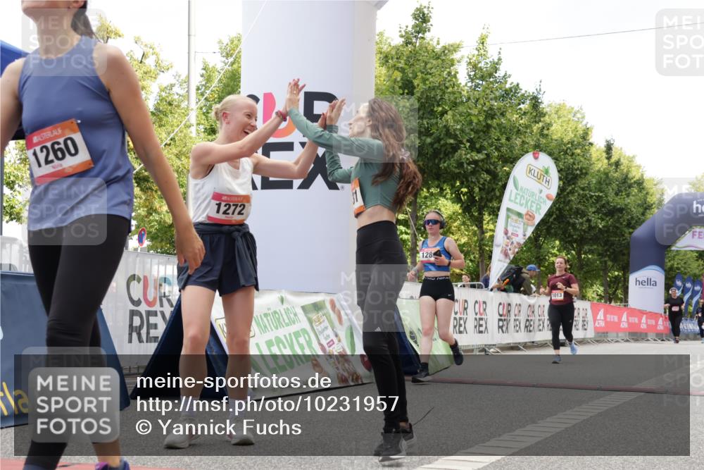 06.09.2026 - CURREX Alsterlauf Yannick Fuchs http://msf.ph/oto/10231957 06.09.2026 12:00:45 Ziel 1013, 1061, 1097, 1185, 1222, 1231, 1260, 1272, 1280, 3821, 3822 meine-sportfotos.de