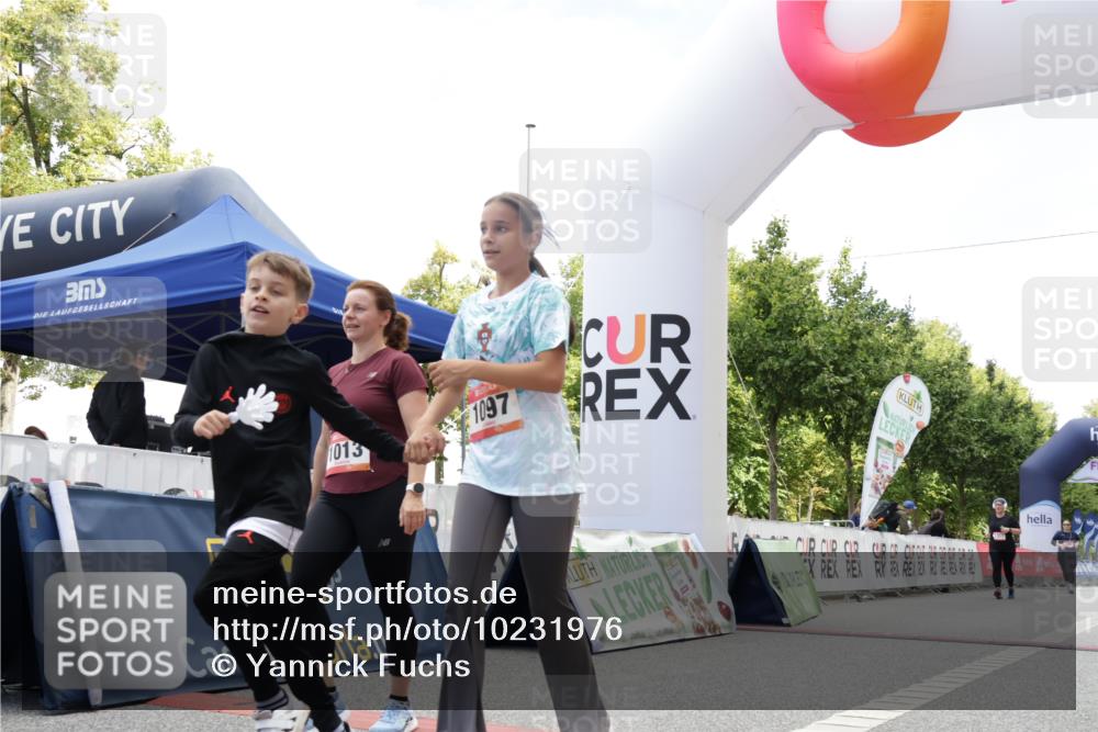 06.09.2026 - CURREX Alsterlauf Yannick Fuchs http://msf.ph/oto/10231976 06.09.2026 12:00:51 Ziel 1013, 1097, 1280 meine-sportfotos.de