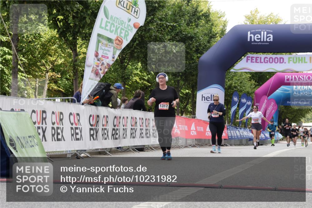 06.09.2026 - CURREX Alsterlauf Yannick Fuchs http://msf.ph/oto/10231982 06.09.2026 12:00:53 Ziel 1013, 1097, 1317 meine-sportfotos.de