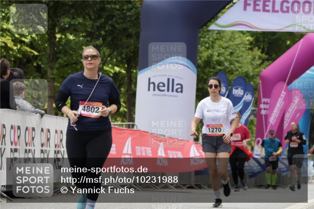 06.09.2026 - CURREX Alsterlauf Yannick Fuchs http://msf.ph/oto/10231988 06.09.2026 12:00:56 Ziel 1097, 1317, 4802 meine-sportfotos.de