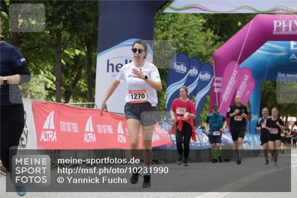06.09.2026 - CURREX Alsterlauf Yannick Fuchs http://msf.ph/oto/10231990 06.09.2026 12:00:58 Ziel 1270, 1317, 4802 meine-sportfotos.de