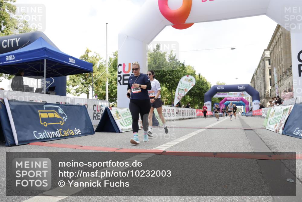 06.09.2026 - CURREX Alsterlauf Yannick Fuchs http://msf.ph/oto/10232003 06.09.2026 12:01:03 Ziel 1270, 1273, 1317, 1338, 4802 meine-sportfotos.de