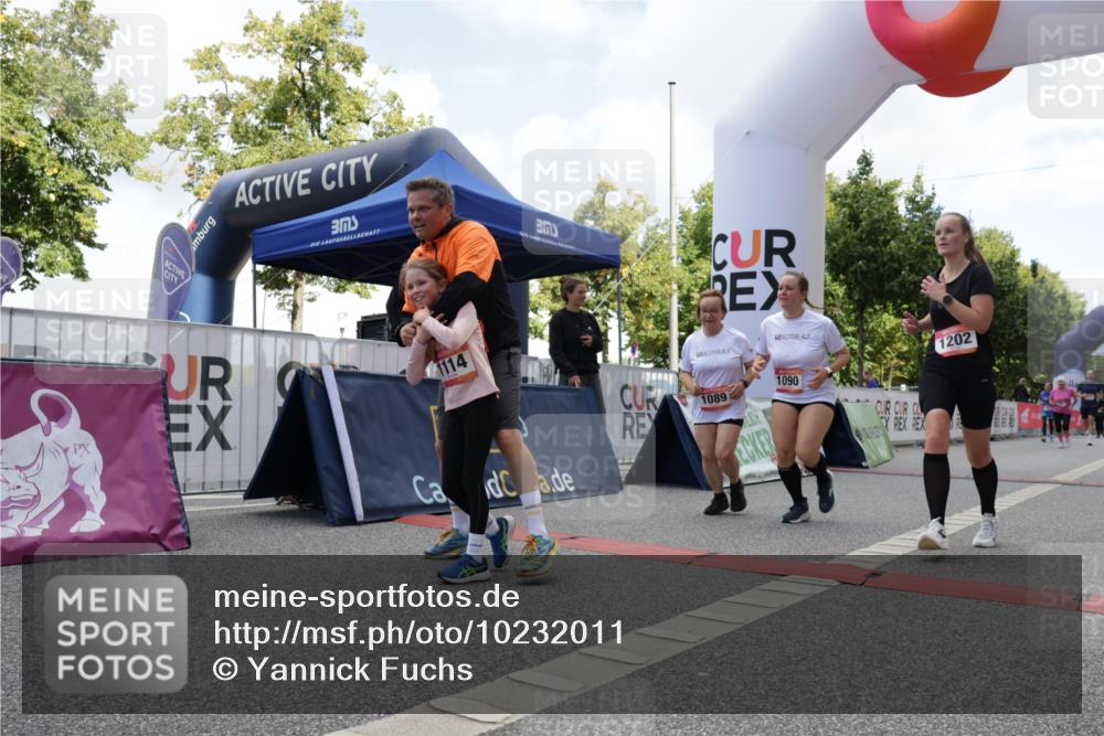 06.09.2026 - CURREX Alsterlauf Yannick Fuchs http://msf.ph/oto/10232011 06.09.2026 11:58:41 Ziel 1001, 1082, 1089, 1090, 1114, 1115, 1202, 1235, 1314, 1334, 8137 meine-sportfotos.de