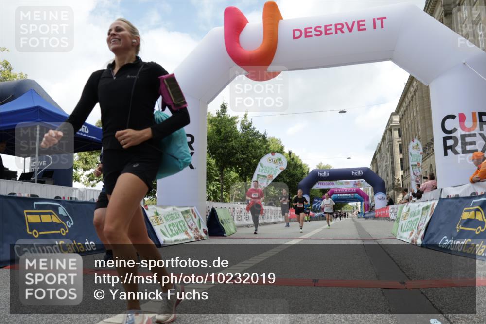 06.09.2026 - CURREX Alsterlauf Yannick Fuchs http://msf.ph/oto/10232019 06.09.2026 12:01:09 Ziel 1170, 1177, 1270, 1273, 1338, 3755, 8018 meine-sportfotos.de
