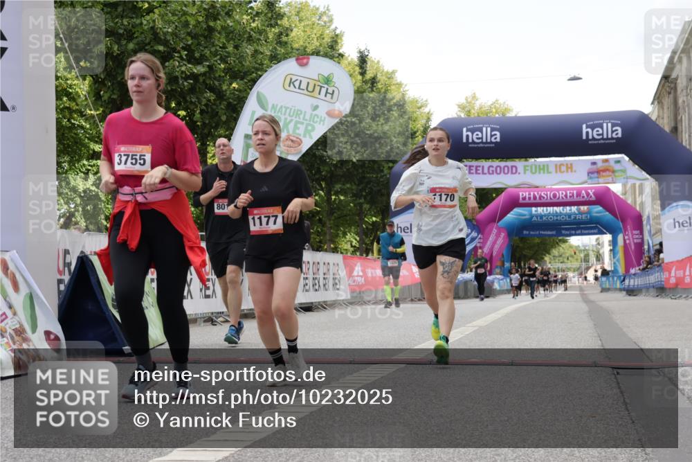 06.09.2026 - CURREX Alsterlauf Yannick Fuchs http://msf.ph/oto/10232025 06.09.2026 12:01:12 Ziel 1170, 1177, 1273, 1338, 3755, 8018 meine-sportfotos.de