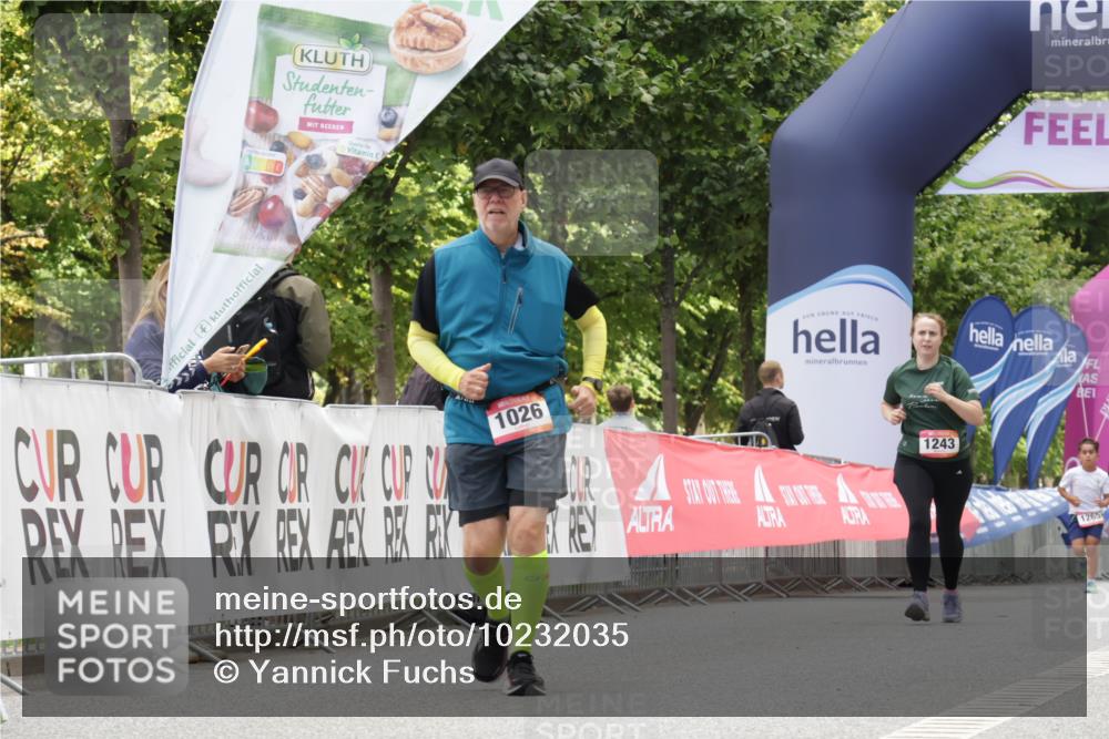 06.09.2026 - CURREX Alsterlauf Yannick Fuchs http://msf.ph/oto/10232035 06.09.2026 12:01:18 Ziel 1026, 1170, 1177, 3755, 8018 meine-sportfotos.de