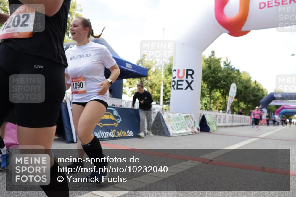 06.09.2026 - CURREX Alsterlauf Yannick Fuchs http://msf.ph/oto/10232040 06.09.2026 11:58:42 Ziel 1001, 1089, 1090, 1114, 1115, 1202, 1235, 1334, 8137 meine-sportfotos.de