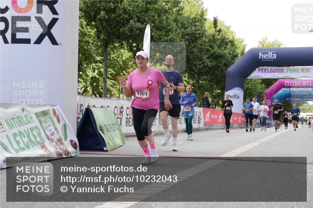 06.09.2026 - CURREX Alsterlauf Yannick Fuchs http://msf.ph/oto/10232043 06.09.2026 11:58:45 Ziel 1001, 1089, 1090, 1114, 1115, 1202, 1347, 8137 meine-sportfotos.de