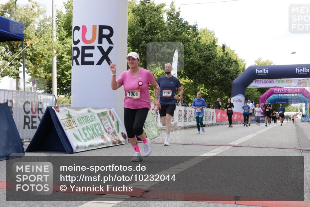 06.09.2026 - CURREX Alsterlauf Yannick Fuchs http://msf.ph/oto/10232044 06.09.2026 11:58:45 Ziel 1001, 1089, 1090, 1114, 1115, 1202, 1347, 8137 meine-sportfotos.de