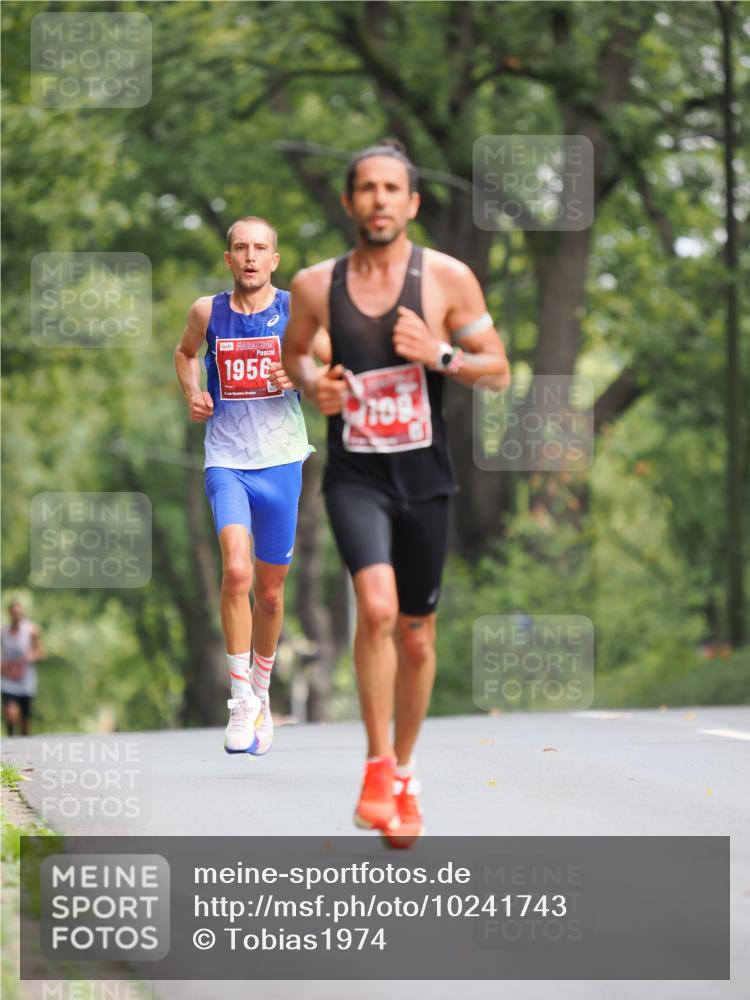 13.09.2026 - 21. swb-Marathon Bremen TobiasT http://msf.ph/oto/10241743 13.09.2026 11:12:55 Laufen 1956 meine-sportfotos.de