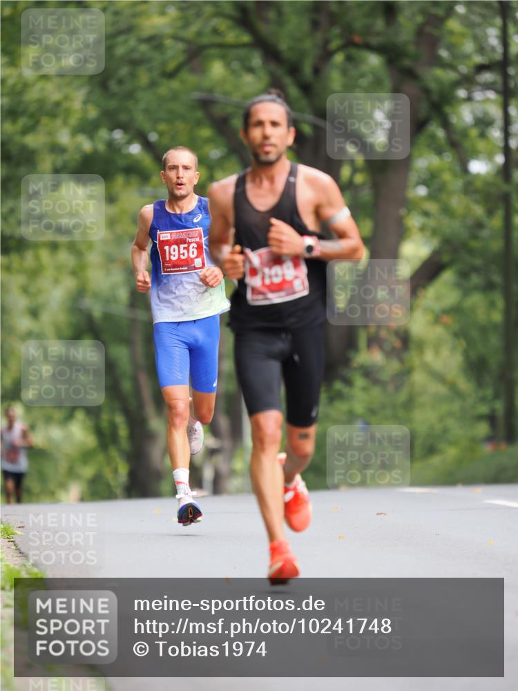 13.09.2026 - 21. swb-Marathon Bremen TobiasT http://msf.ph/oto/10241748 13.09.2026 11:12:55 Laufen 1956, 109 meine-sportfotos.de