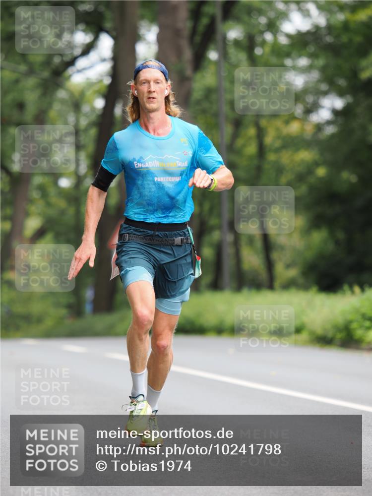 13.09.2026 - 21. swb-Marathon Bremen TobiasT http://msf.ph/oto/10241798 13.09.2026 11:14:46 Laufen  meine-sportfotos.de