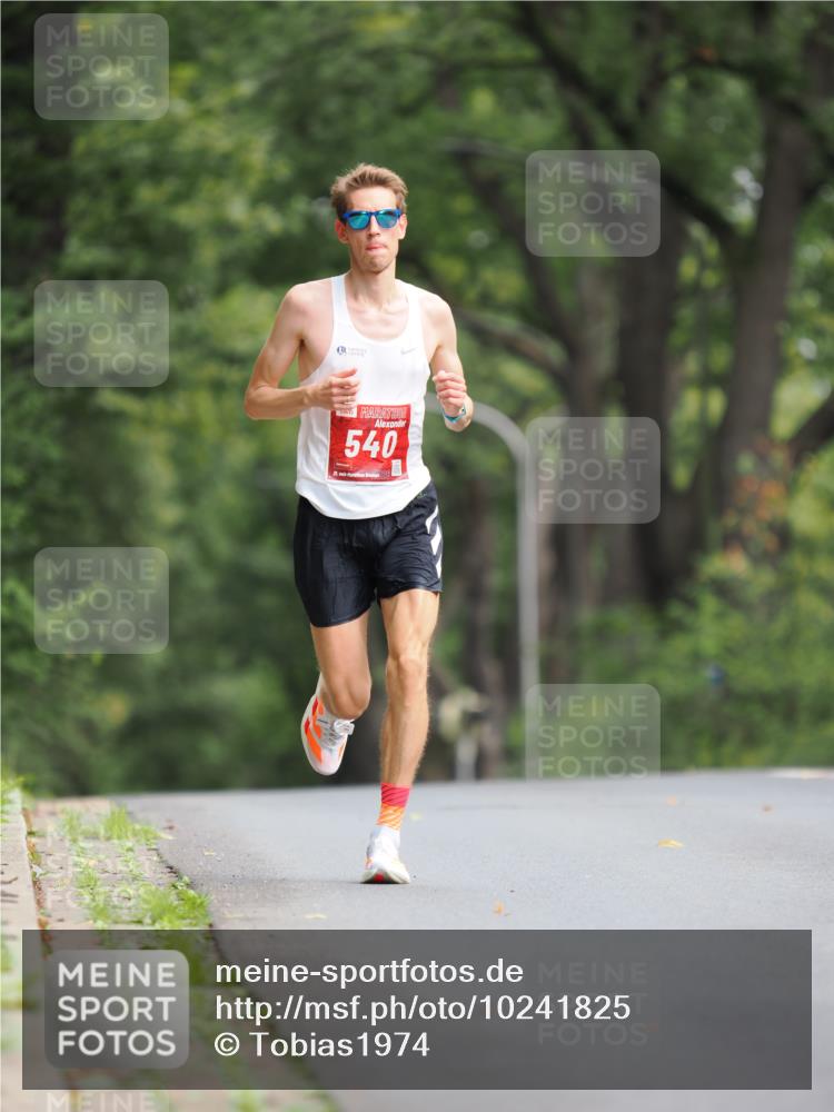 13.09.2026 - 21. swb-Marathon Bremen TobiasT http://msf.ph/oto/10241825 13.09.2026 11:15:15 Laufen 540 meine-sportfotos.de