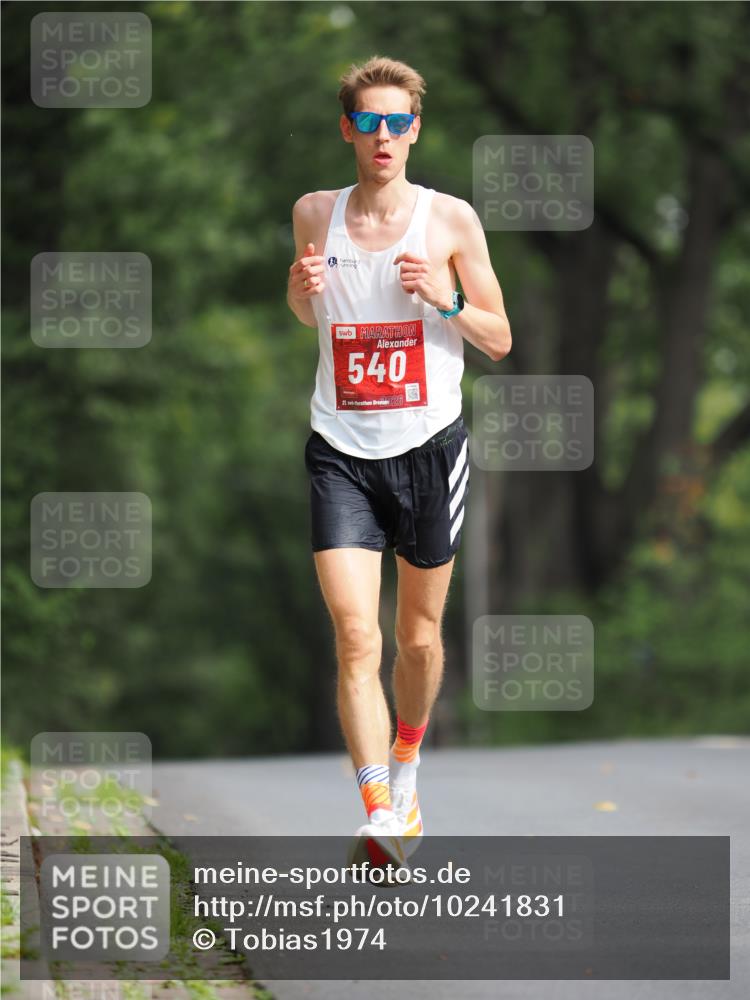 13.09.2026 - 21. swb-Marathon Bremen TobiasT http://msf.ph/oto/10241831 13.09.2026 11:15:17 Laufen 540, 21, 25 meine-sportfotos.de