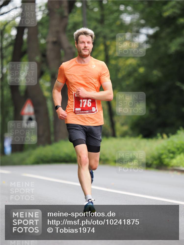 13.09.2026 - 21. swb-Marathon Bremen TobiasT http://msf.ph/oto/10241875 13.09.2026 11:16:28 Laufen 176, 21, 126 meine-sportfotos.de
