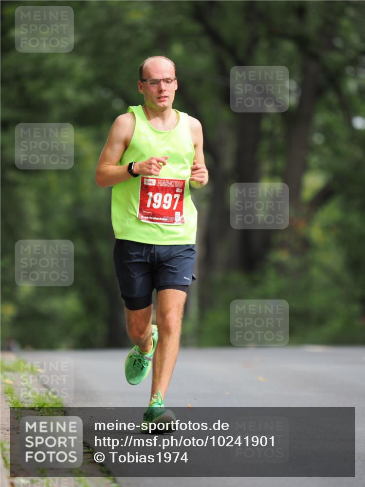 13.09.2026 - 21. swb-Marathon Bremen TobiasT http://msf.ph/oto/10241901 13.09.2026 11:17:47 Laufen 1997, 21, 126 meine-sportfotos.de