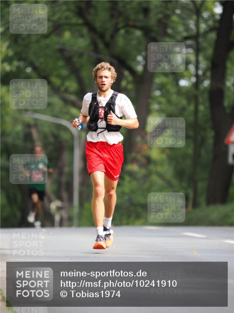 13.09.2026 - 21. swb-Marathon Bremen TobiasT http://msf.ph/oto/10241910 13.09.2026 11:18:22 Laufen  meine-sportfotos.de