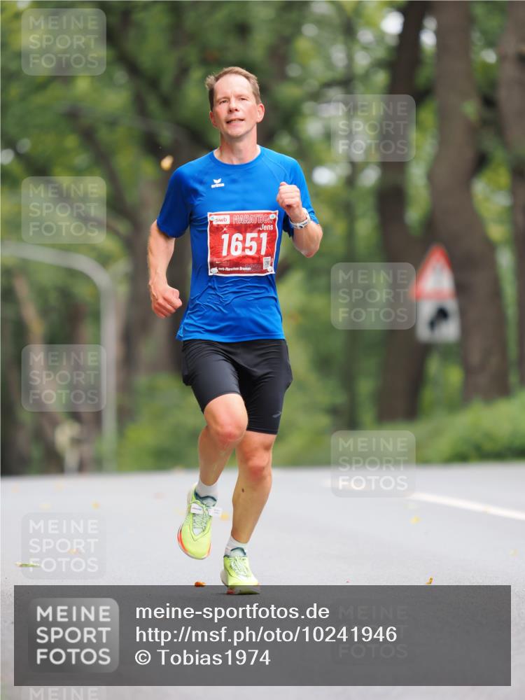 13.09.2026 - 21. swb-Marathon Bremen TobiasT http://msf.ph/oto/10241946 13.09.2026 11:19:17 Laufen 1651, 26, 44 meine-sportfotos.de