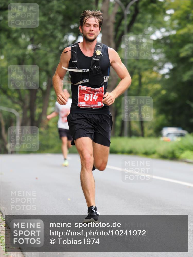 13.09.2026 - 21. swb-Marathon Bremen TobiasT http://msf.ph/oto/10241972 13.09.2026 11:19:33 Laufen 0983, 614, 21 meine-sportfotos.de
