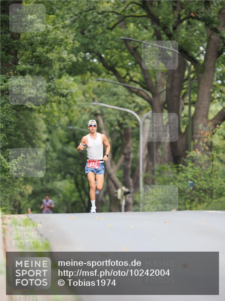 13.09.2026 - 21. swb-Marathon Bremen TobiasT http://msf.ph/oto/10242004 13.09.2026 11:20:10 Laufen  meine-sportfotos.de