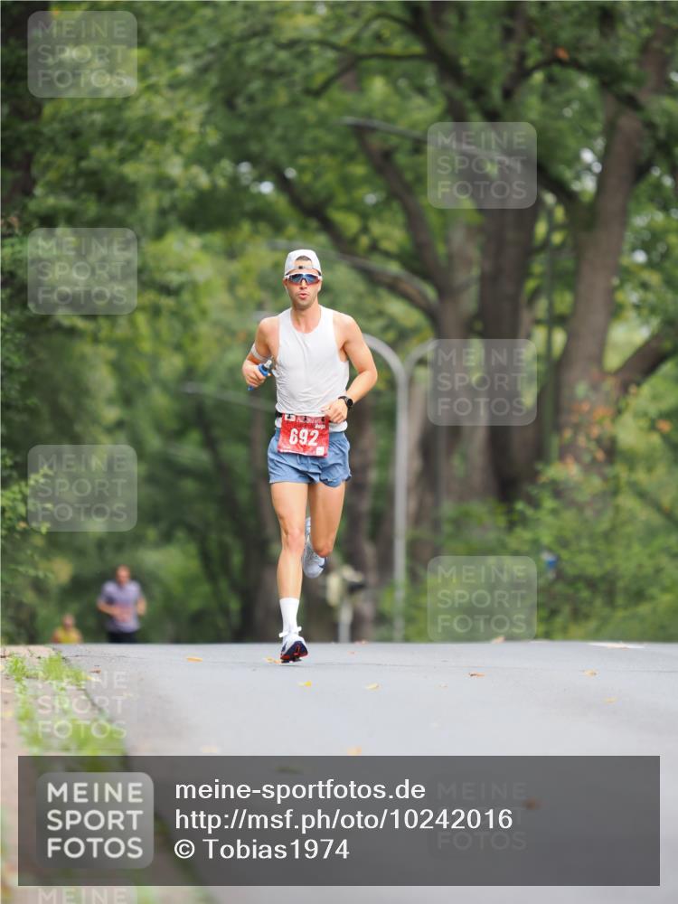13.09.2026 - 21. swb-Marathon Bremen TobiasT http://msf.ph/oto/10242016 13.09.2026 11:20:14 Laufen 692 meine-sportfotos.de