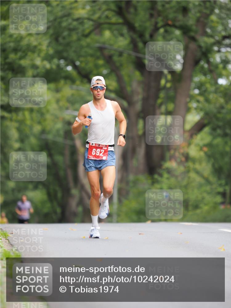13.09.2026 - 21. swb-Marathon Bremen TobiasT http://msf.ph/oto/10242024 13.09.2026 11:20:16 Laufen 692 meine-sportfotos.de