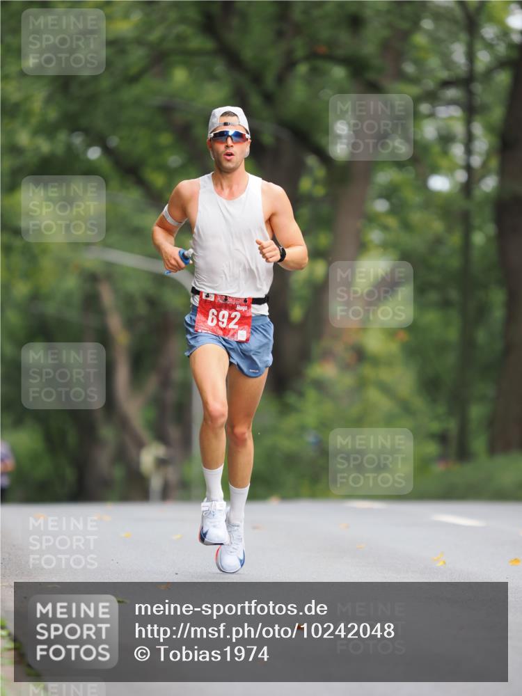 13.09.2026 - 21. swb-Marathon Bremen TobiasT http://msf.ph/oto/10242048 13.09.2026 11:20:18 Laufen 692 meine-sportfotos.de