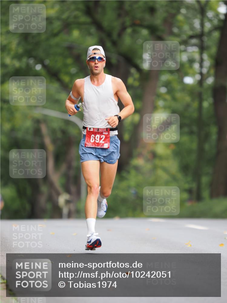 13.09.2026 - 21. swb-Marathon Bremen TobiasT http://msf.ph/oto/10242051 13.09.2026 11:20:18 Laufen 692 meine-sportfotos.de