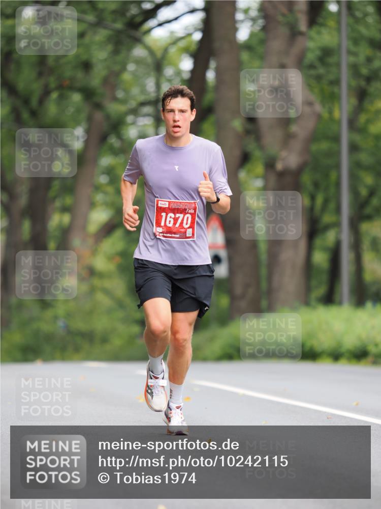 13.09.2026 - 21. swb-Marathon Bremen TobiasT http://msf.ph/oto/10242115 13.09.2026 11:20:43 Laufen 1670, 21, 26 meine-sportfotos.de